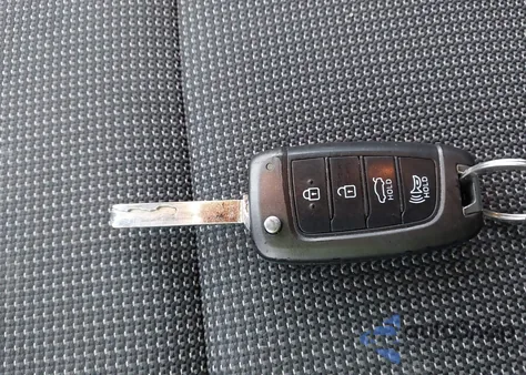 2019 Hyundai Accent Se z USA, uszkodzony, nr VIN 3KPC24A3XKE071739